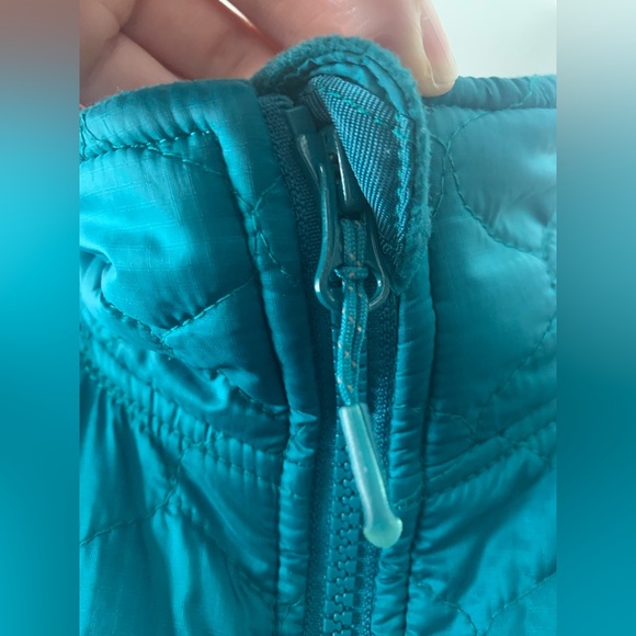 L.L. Bean quilted teal zip up thermal jacket. Size extra small. - Picture 4 of 12